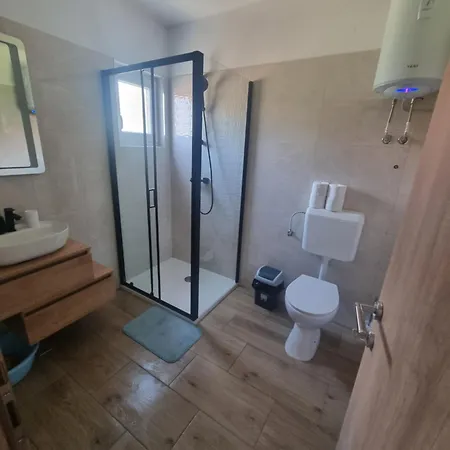 Relax 2 * Pakoštane