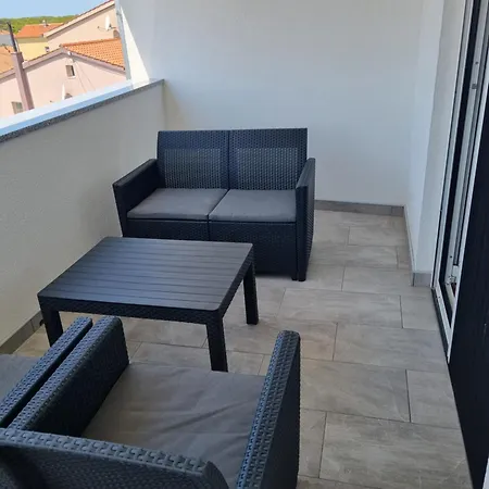Relax 2 * Pakoštane
