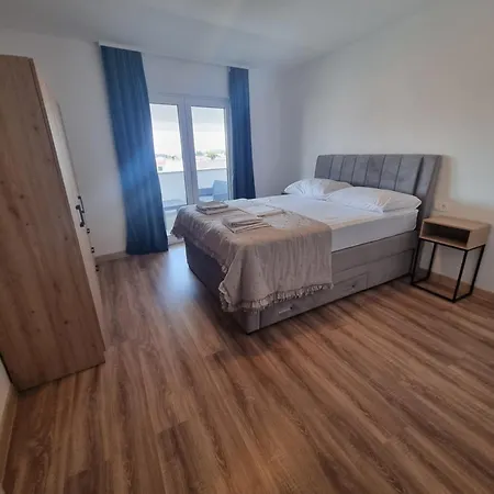 Relax 2 * Pakoštane